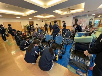 【農業環境科】車いす磨きボランティア