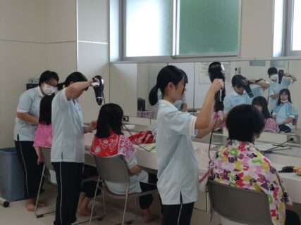 【１年福祉科】初めての介護実習に臨みました