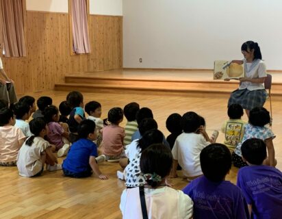 【ボランティア活動】絵本の読み聞かせを行いました