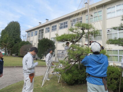 【農業環境科】「若手技術者人材育成支援等事業」出前講座　雪吊り体験