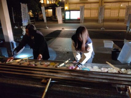 【農業環境科】射水神社でキクの花手水を行いました！