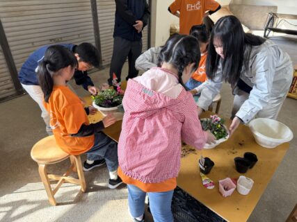 【農業環境科】ふくの少年ハーティクラブとの寄せ植え活動