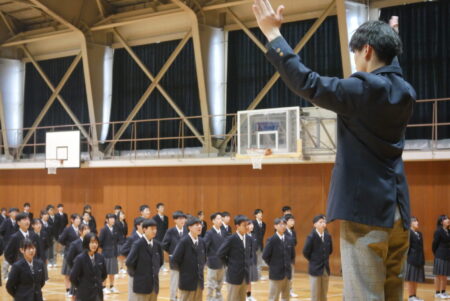 R8 校歌・応援歌練習会