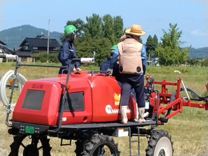【農業環境科】１年生夏期特別実習での農業機械の操作体験実習